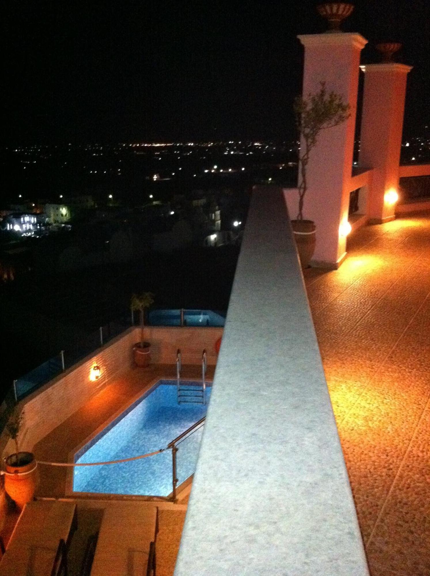 Nectarios Villa - Studios & Suites Adults Only Fira  Exterior foto
